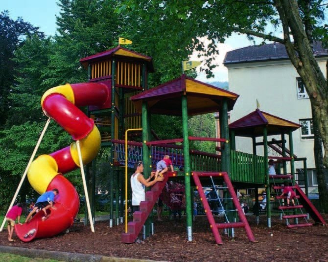 Pink Lemon - Gradinita & After School